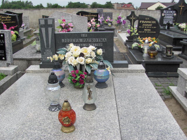 Grób Józefa Paprotna